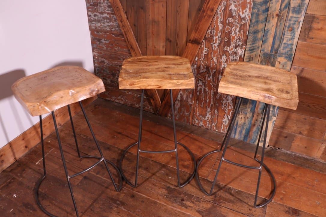 Choosing bar online stools