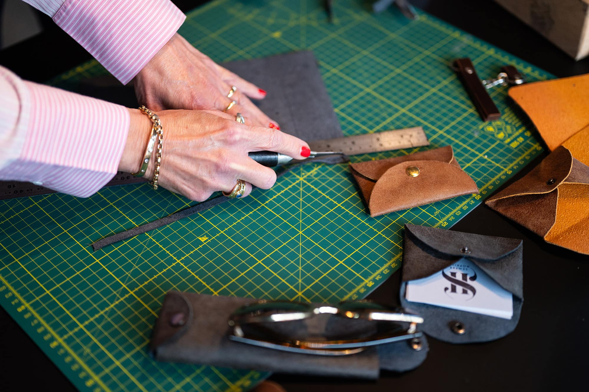 leathercraft-team-building-cutting-leather